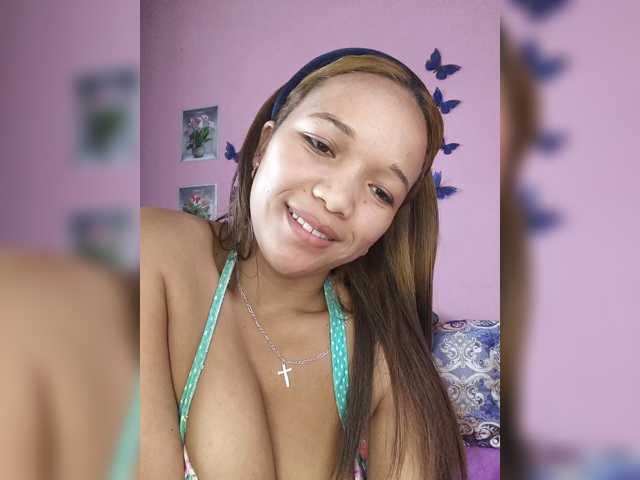 Vaninah live cam on BongaCams