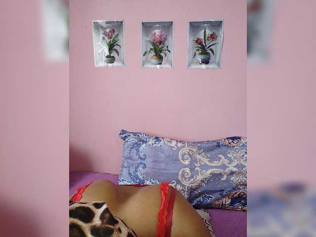 Vaninah live cam on BongaCams