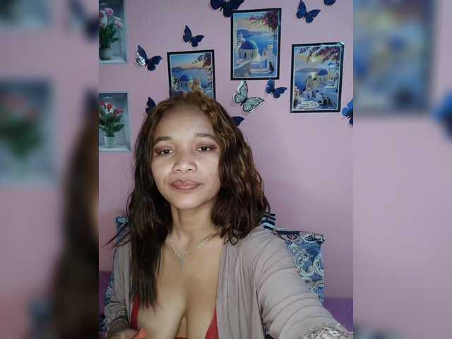 Vaninah live cam on BongaCams