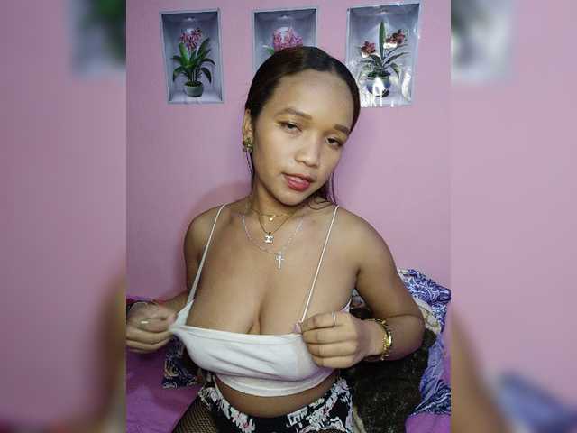 Vaninah live cam on BongaCams