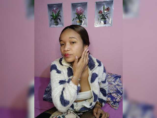 Vaninah live cam on BongaCams