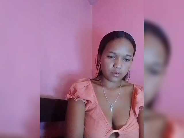 Vaninah's BongaCams show and profile