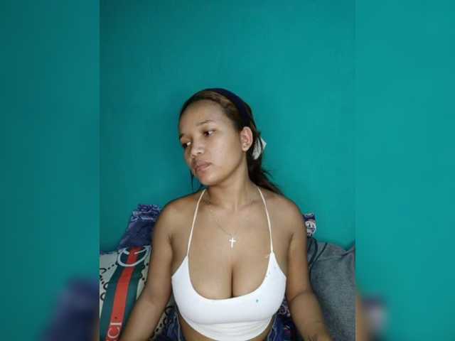 Vaninah live cam on BongaCams