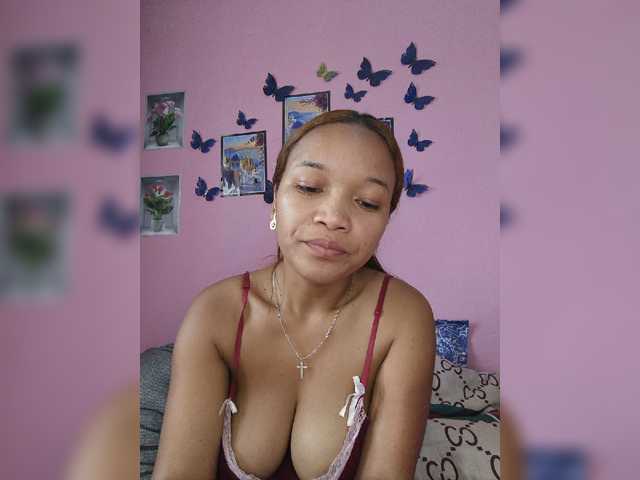 Vaninah live cam on BongaCams
