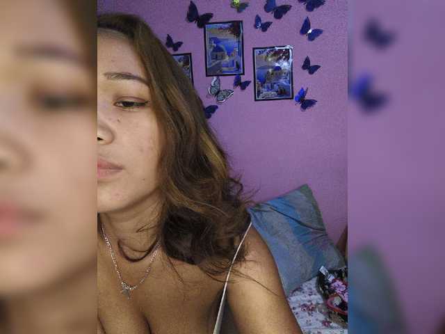 Vaninah live cam on BongaCams