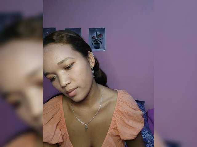 Vaninah live cam on BongaCams