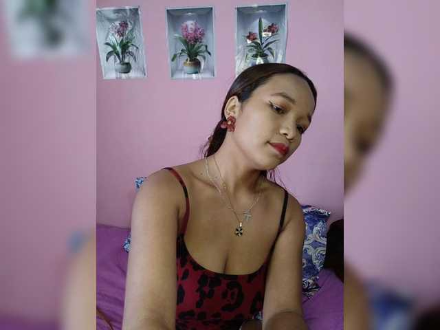 Vaninah live cam on BongaCams