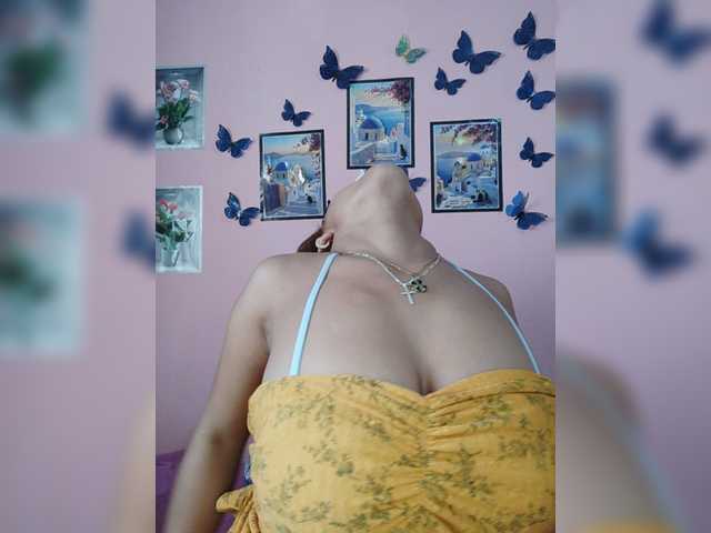 Vaninah live cam on BongaCams
