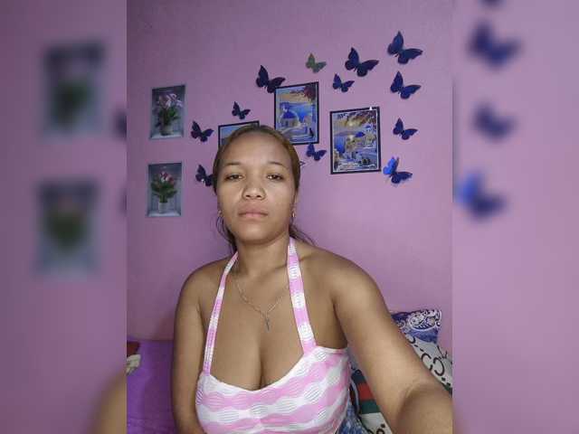 Vaninah live cam on BongaCams