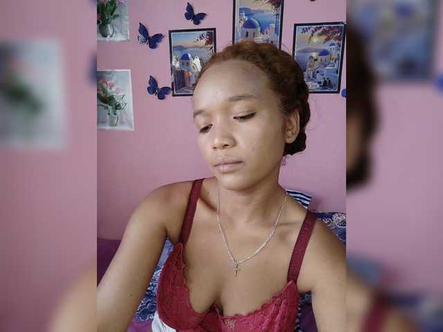 Vaninah live cam on BongaCams