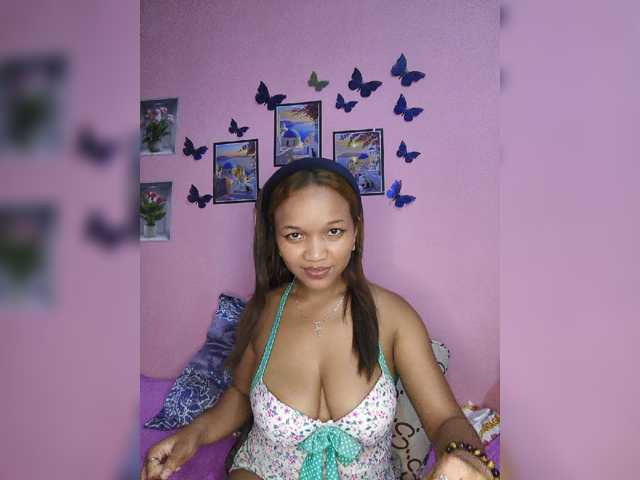 Vaninah live cam on BongaCams