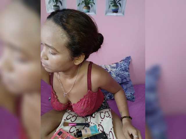 Vaninah live cam on BongaCams