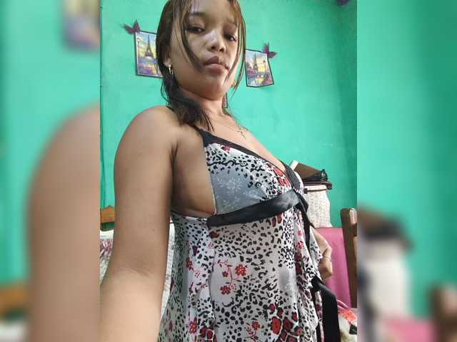 Vaninah live cam on BongaCams