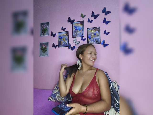 Vaninah live cam on BongaCams