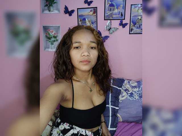 Vaninah live cam on BongaCams