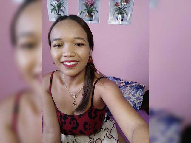 Vaninah live cam on BongaCams