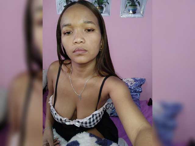 Vaninah live cam on BongaCams