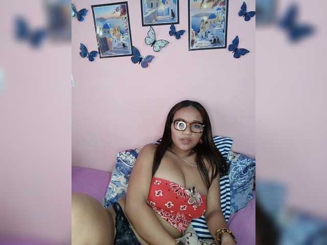 Vaninah live cam on BongaCams