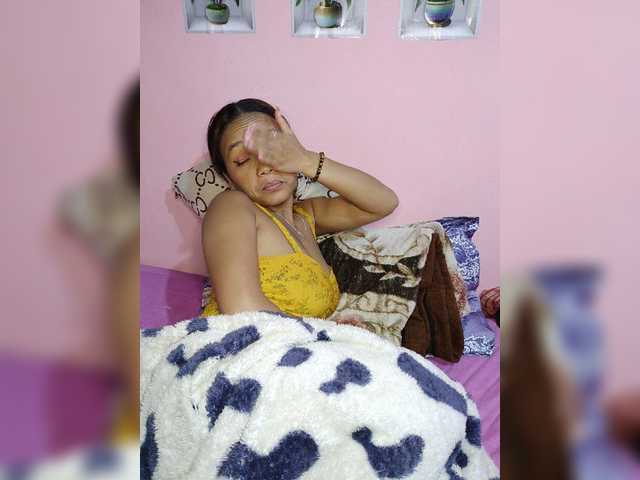 Vaninah live cam on BongaCams
