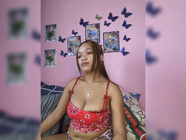 Vaninah live cam on BongaCams
