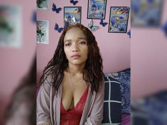 Vaninah live cam on BongaCams