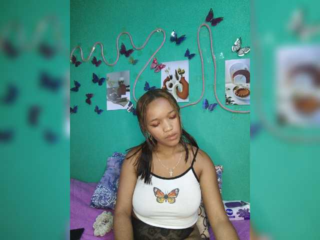 Vaninah live cam on BongaCams