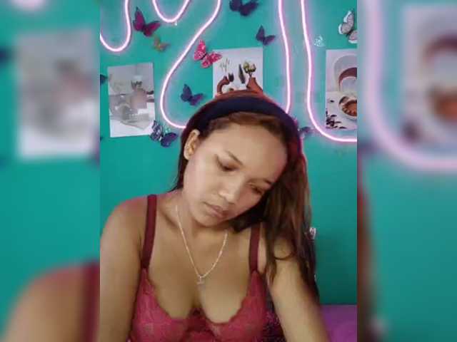 Vaninah live cam on BongaCams