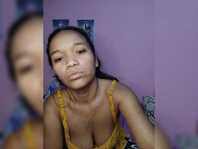 Vaninah live cam on BongaCams