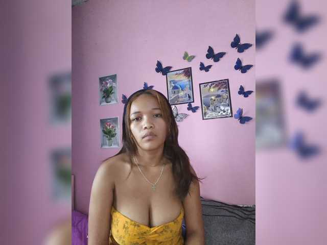 Vaninah live cam on BongaCams