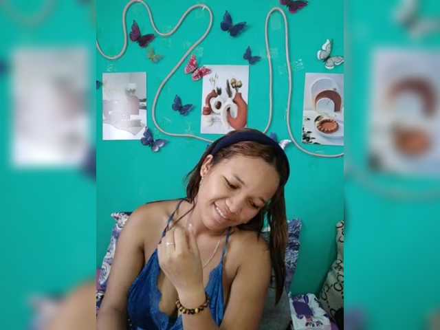 Valentina22 live cam on BongaCams