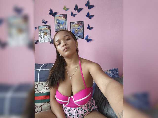 Vaninah live cam on BongaCams