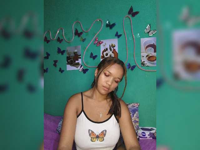 Vaninah live cam on BongaCams
