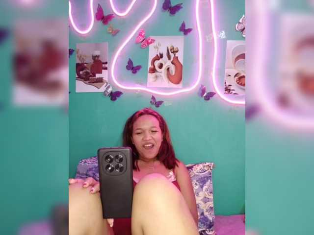 Vaninah live cam on BongaCams