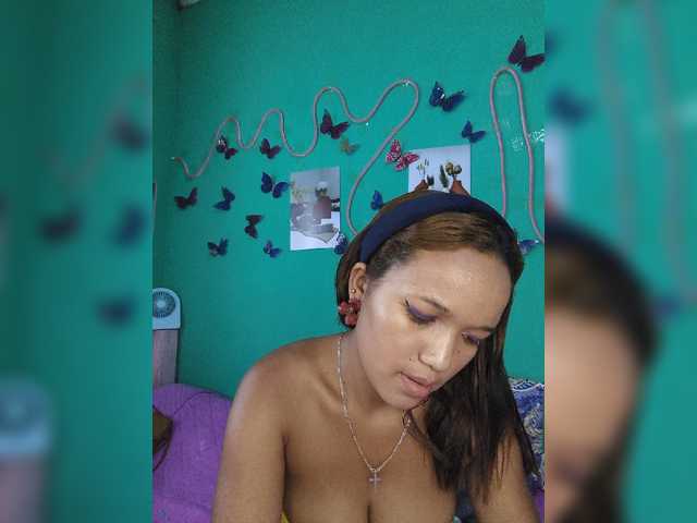 Vaninah live cam on BongaCams
