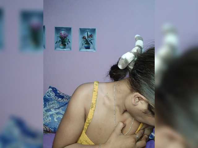 Vaninah live cam on BongaCams