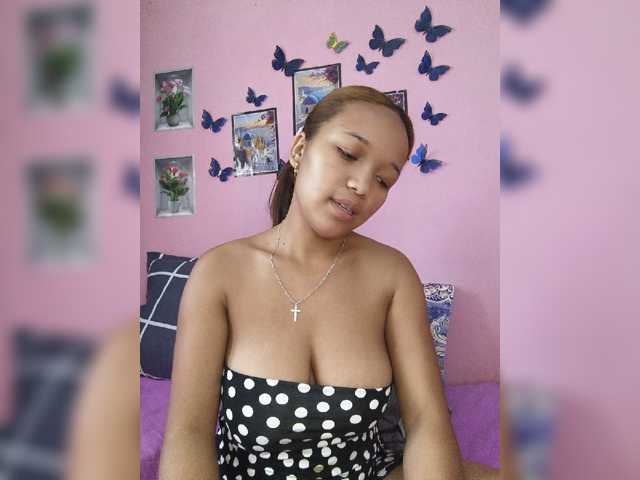 Vaninah live cam on BongaCams