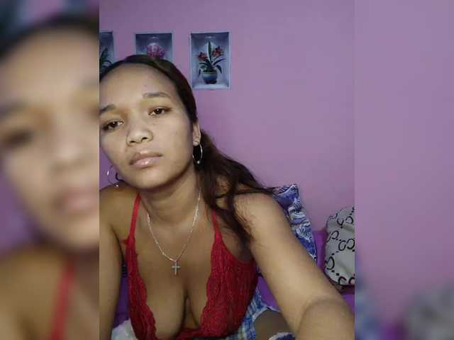 Vaninah live cam on BongaCams