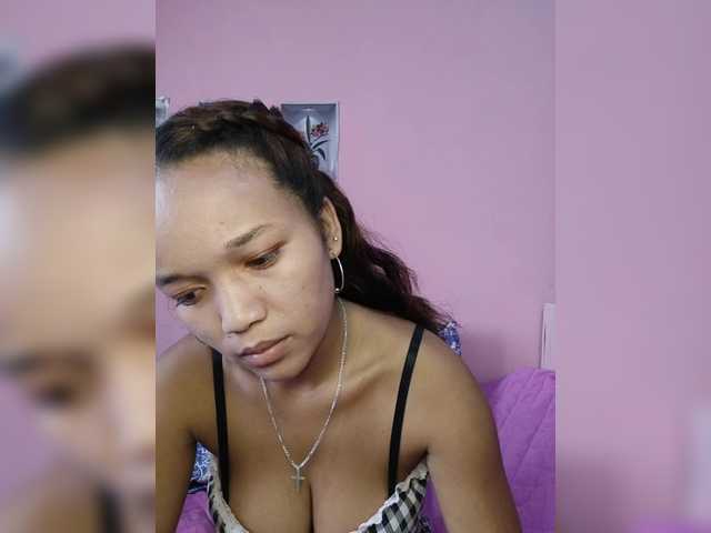 Vaninah live cam on BongaCams