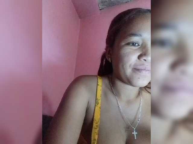 Vaninah live cam on BongaCams