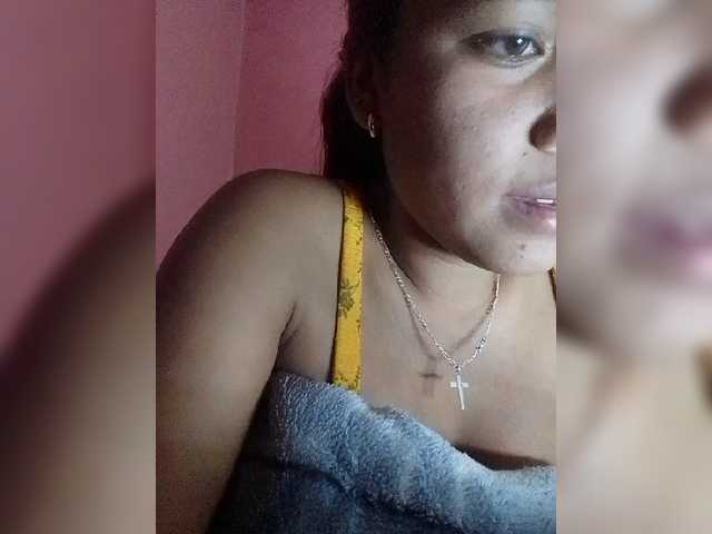 Vaninah live cam on BongaCams