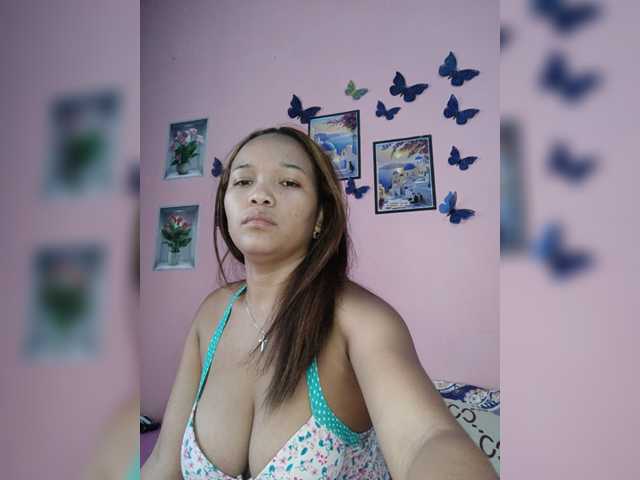Vaninah live cam on BongaCams