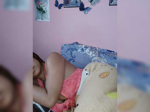 Vaninah live cam on BongaCams