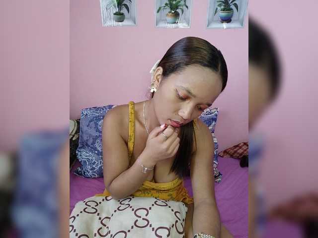 Vaninah live cam on BongaCams