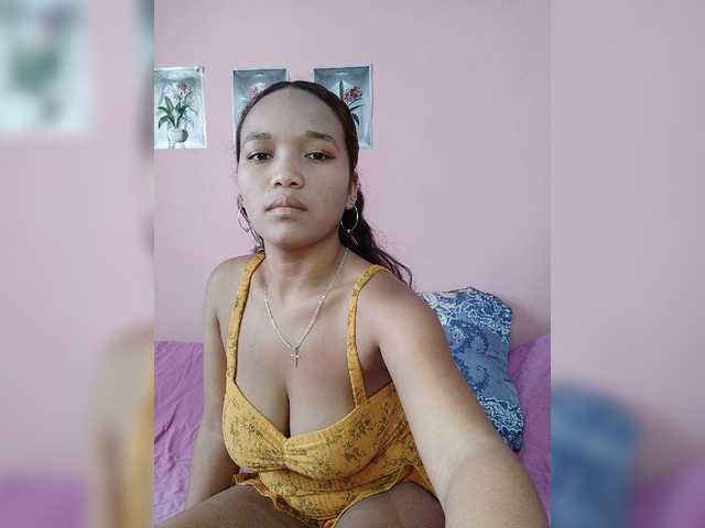 Vaninah live cam on BongaCams