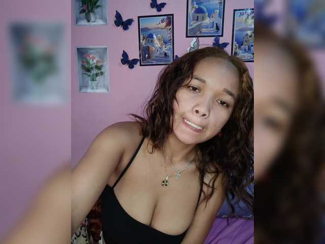 Vaninah live cam on BongaCams