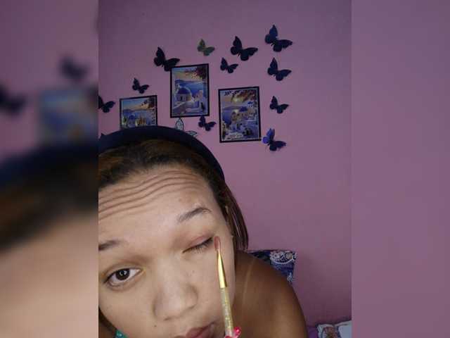 Vaninah live cam on BongaCams