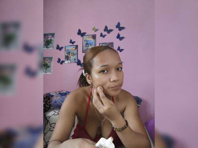 Vaninah live cam on BongaCams
