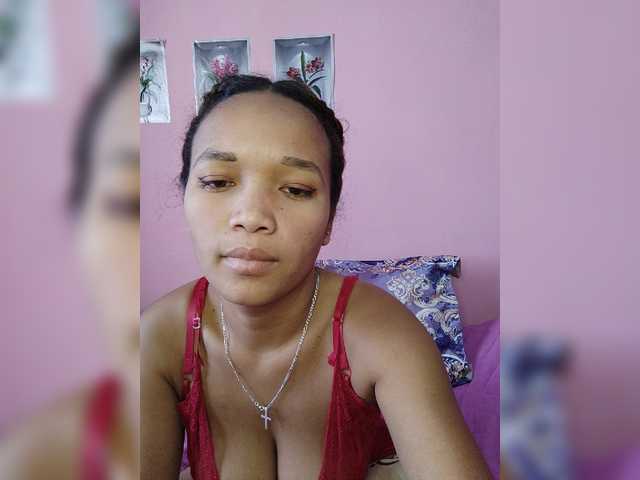 Vaninah live cam on BongaCams