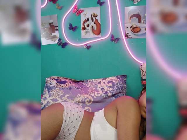 Vaninah live cam on BongaCams