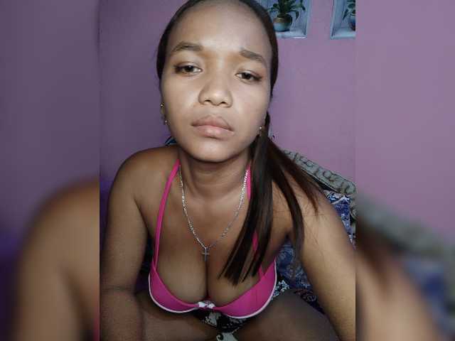 Vaninah live cam on BongaCams